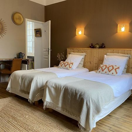 Le 14 St Michel Bed & Breakfast Жослен Екстериор снимка