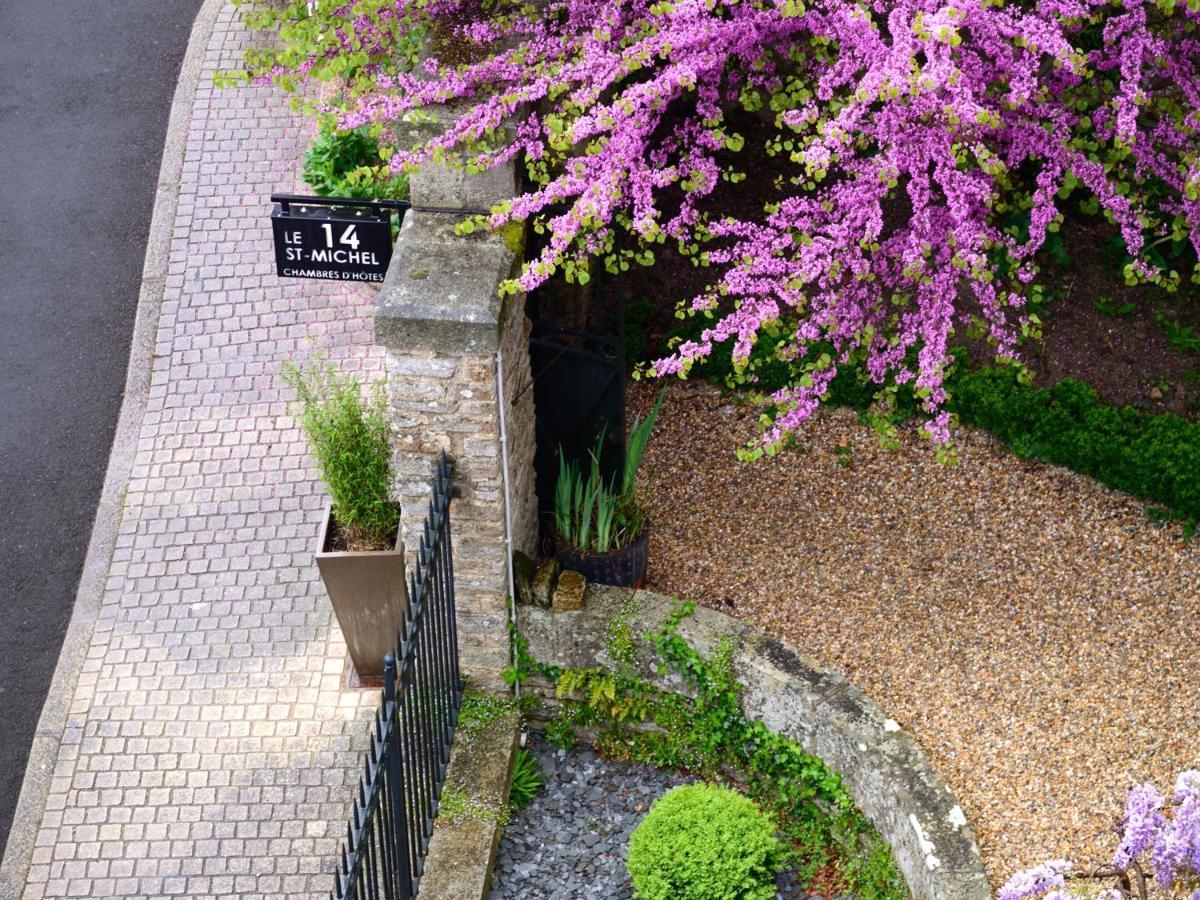 Le 14 St Michel Bed & Breakfast Жослен Екстериор снимка