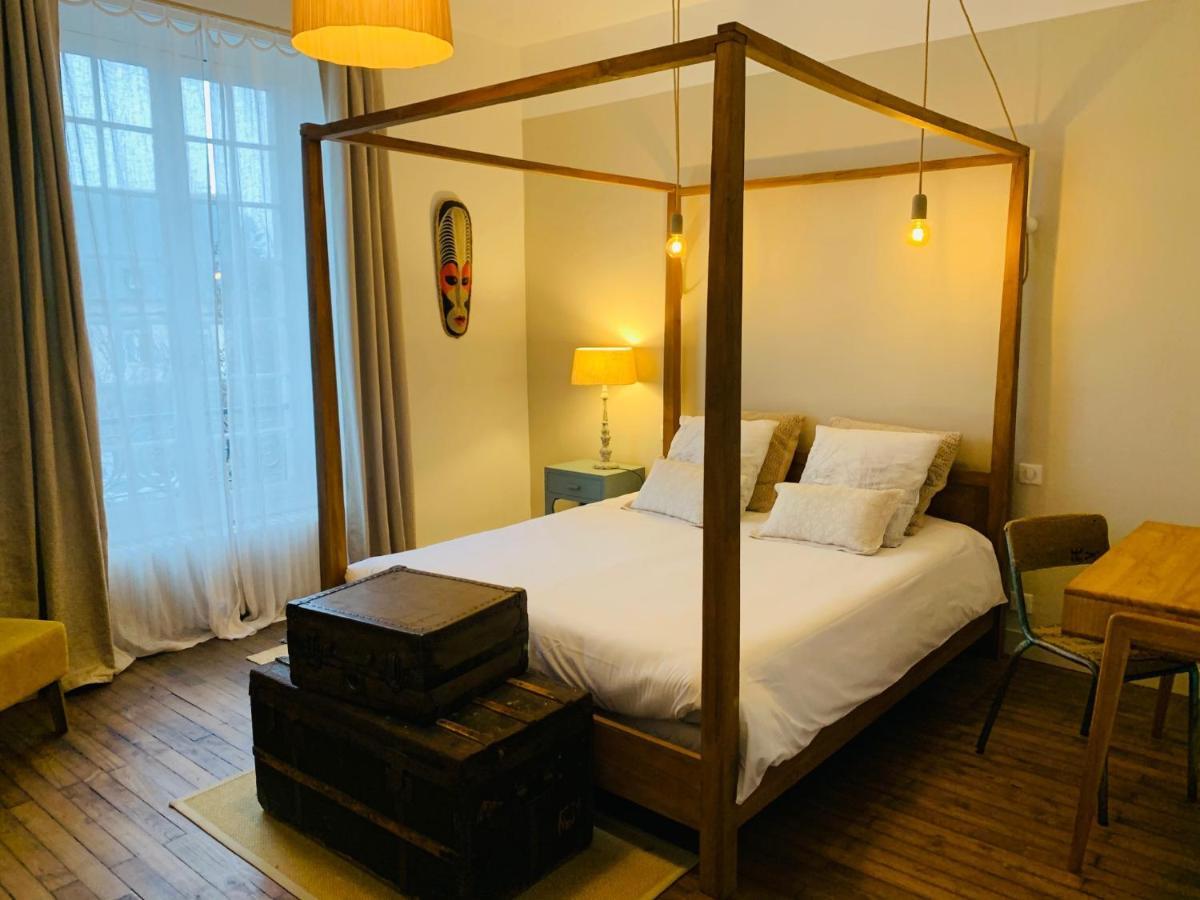 Le 14 St Michel Bed & Breakfast Жослен Екстериор снимка