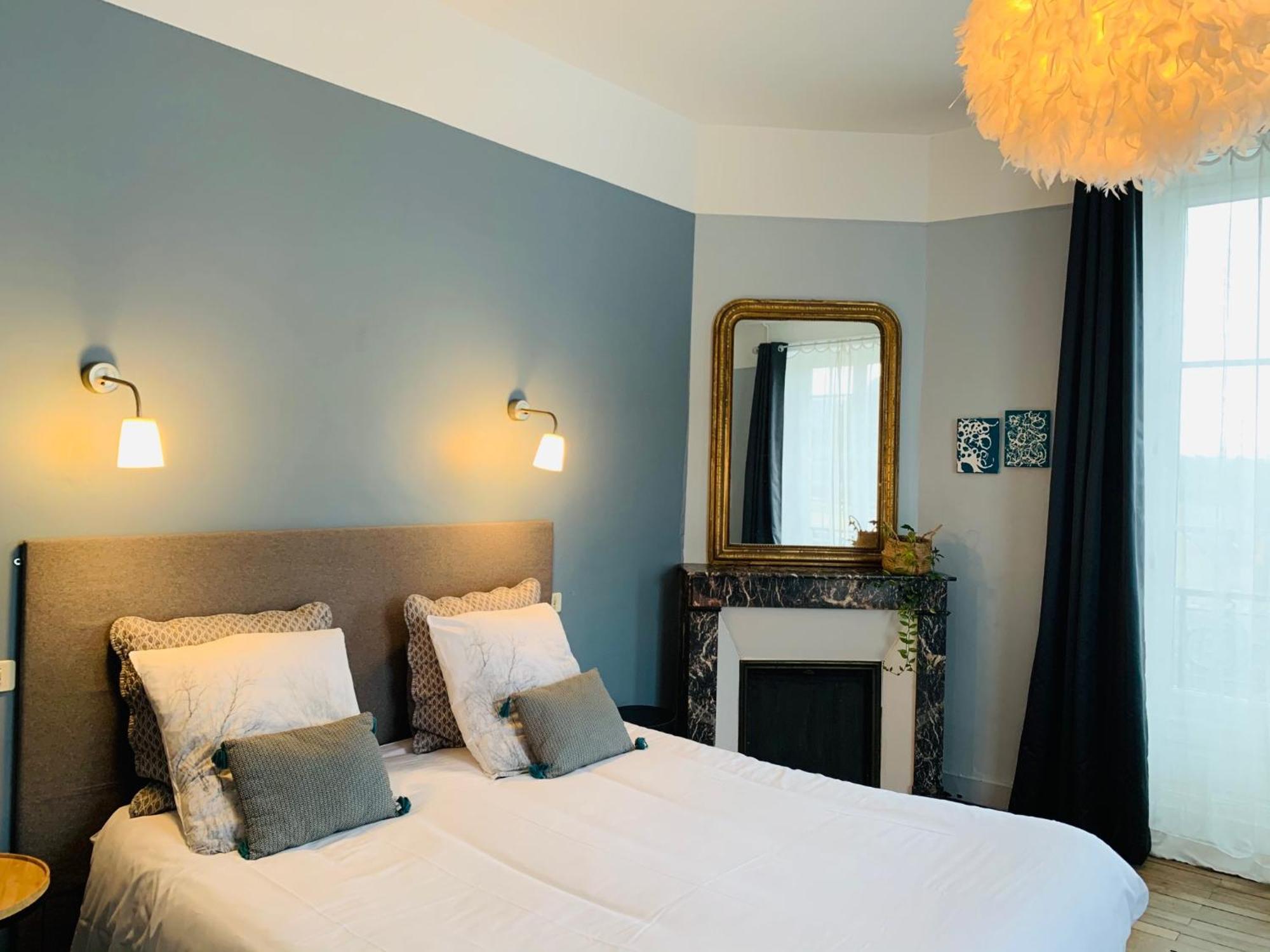 Le 14 St Michel Bed & Breakfast Жослен Стая снимка