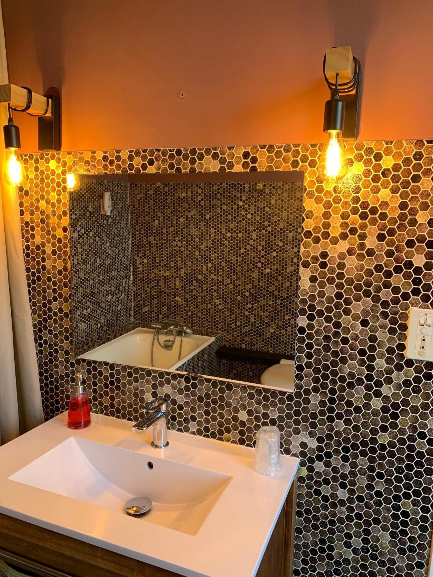 Le 14 St Michel Bed & Breakfast Жослен Стая снимка