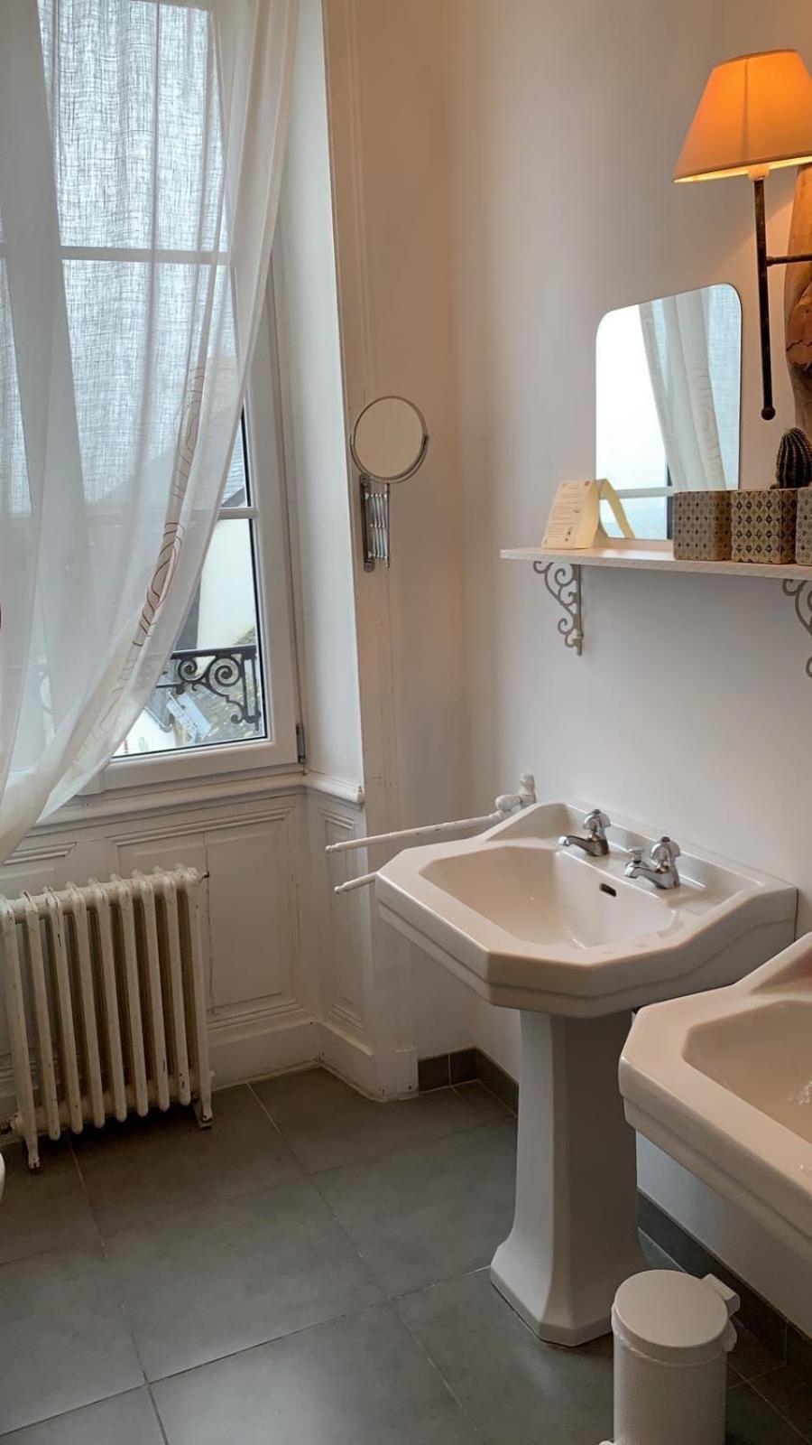 Le 14 St Michel Bed & Breakfast Жослен Стая снимка
