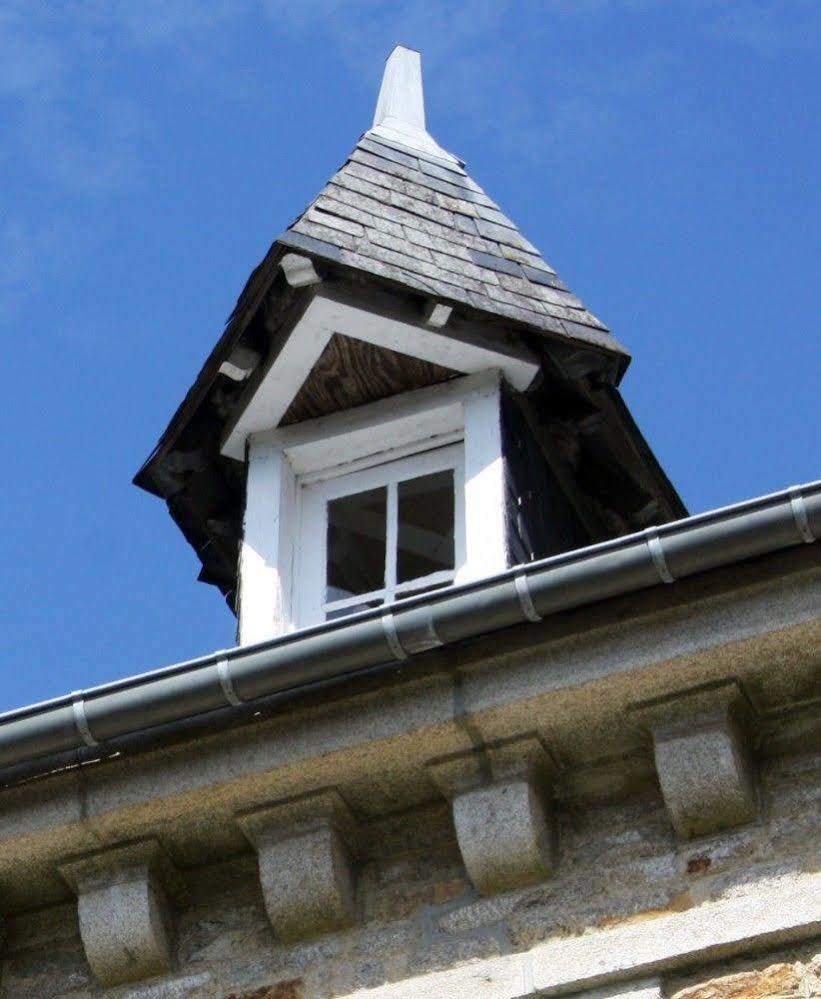 Le 14 St Michel Bed & Breakfast Жослен Екстериор снимка