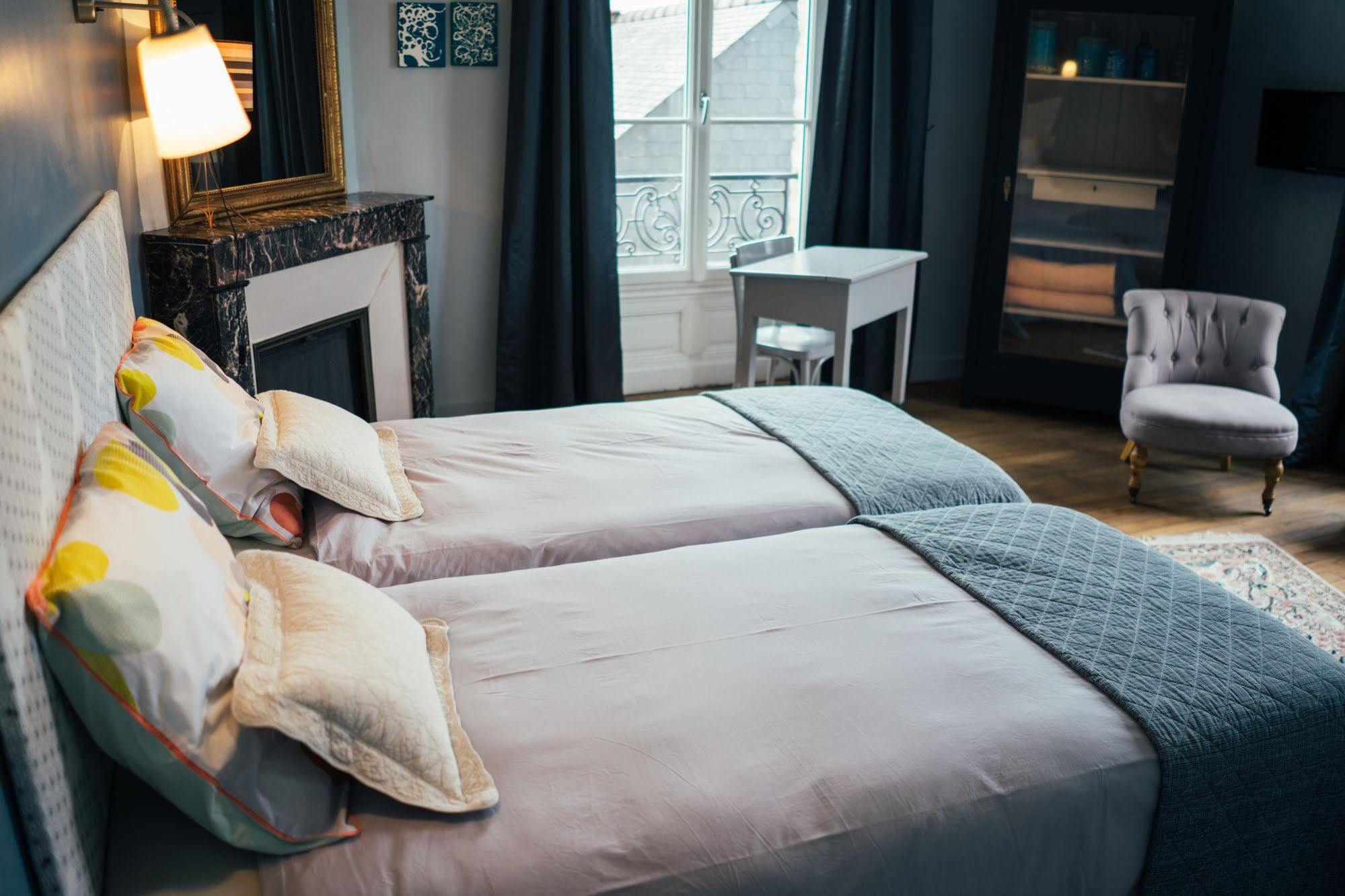 Le 14 St Michel Bed & Breakfast Жослен Екстериор снимка