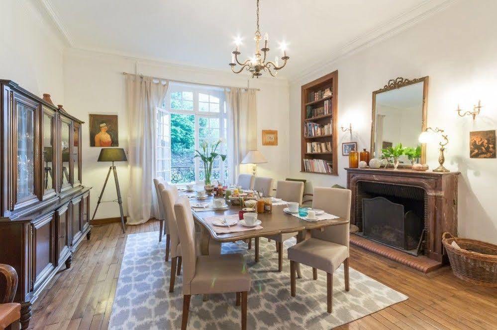 Le 14 St Michel Bed & Breakfast Жослен Екстериор снимка